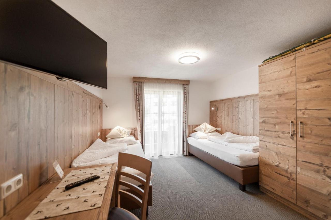 فندق Alpenhof ليرموس المظهر الخارجي الصورة